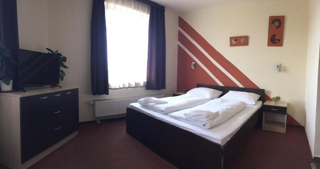 City Hotel Agoston Pécs Eksteriør billede