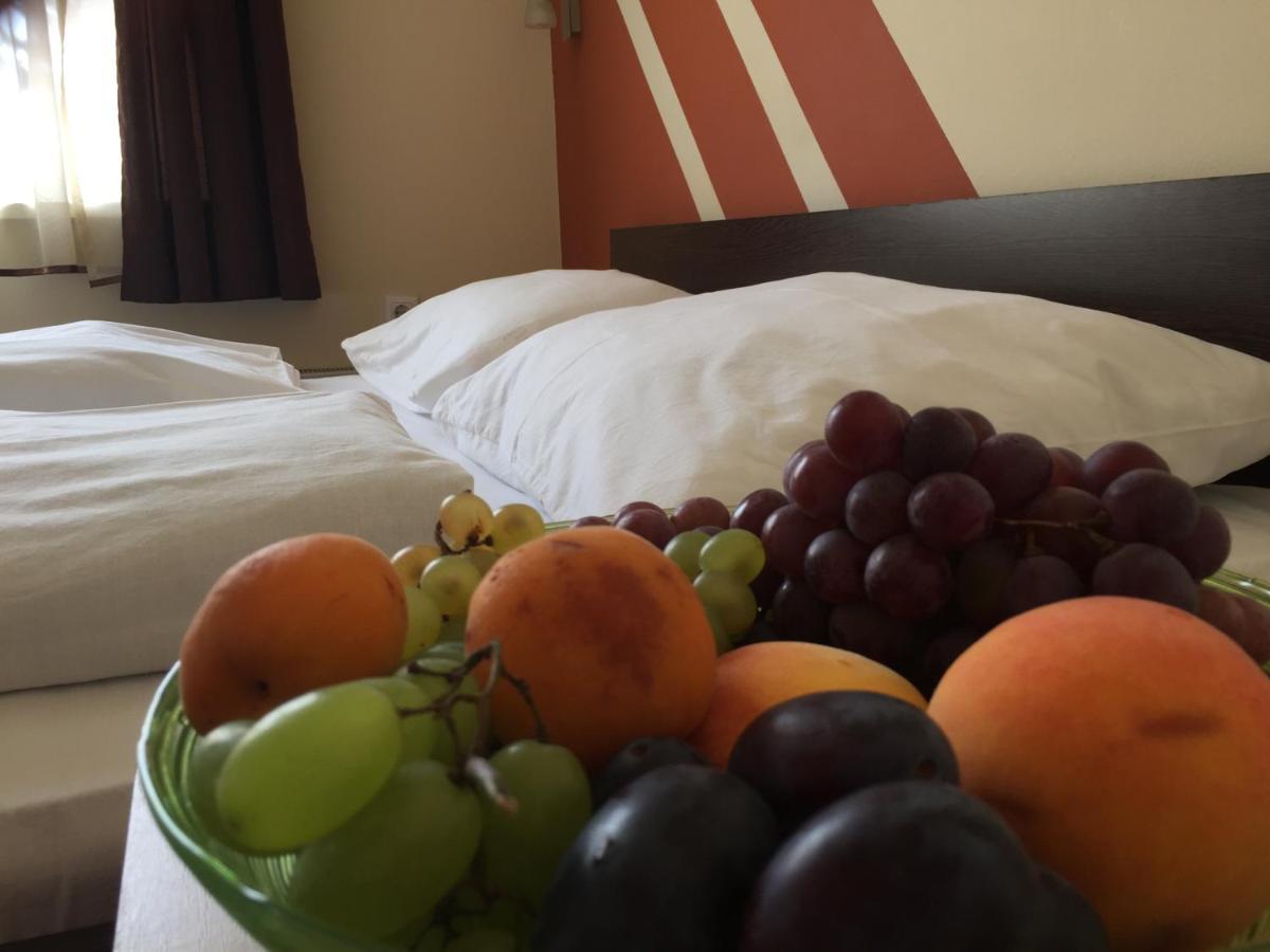 City Hotel Agoston Pécs Eksteriør billede
