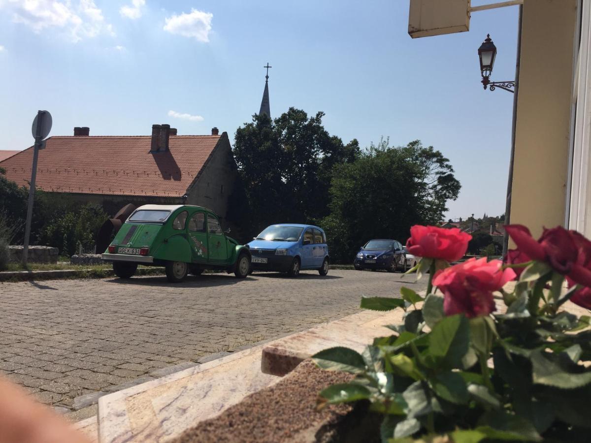 City Hotel Agoston Pécs Eksteriør billede