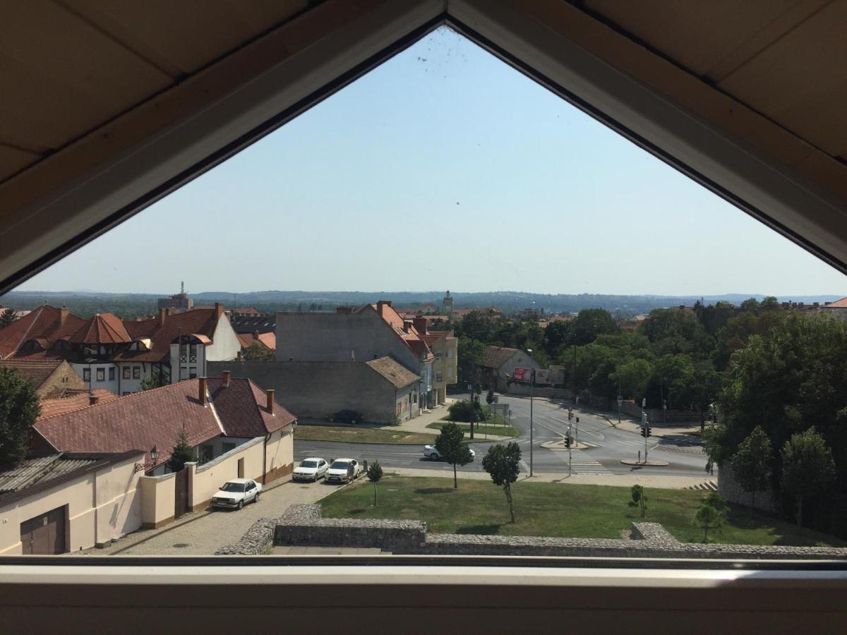 City Hotel Agoston Pécs Eksteriør billede