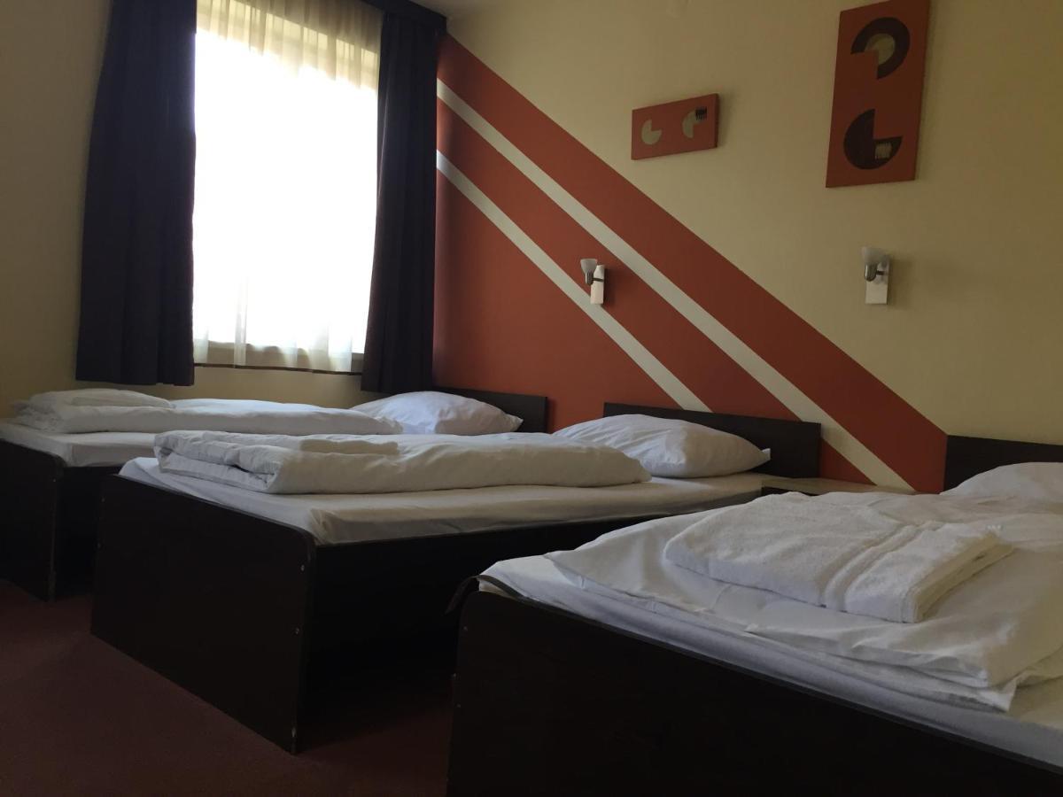City Hotel Agoston Pécs Eksteriør billede