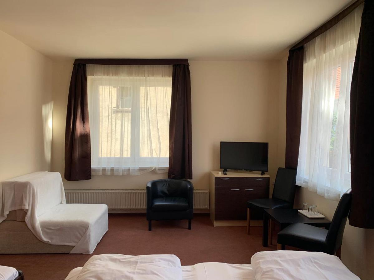 City Hotel Agoston Pécs Eksteriør billede
