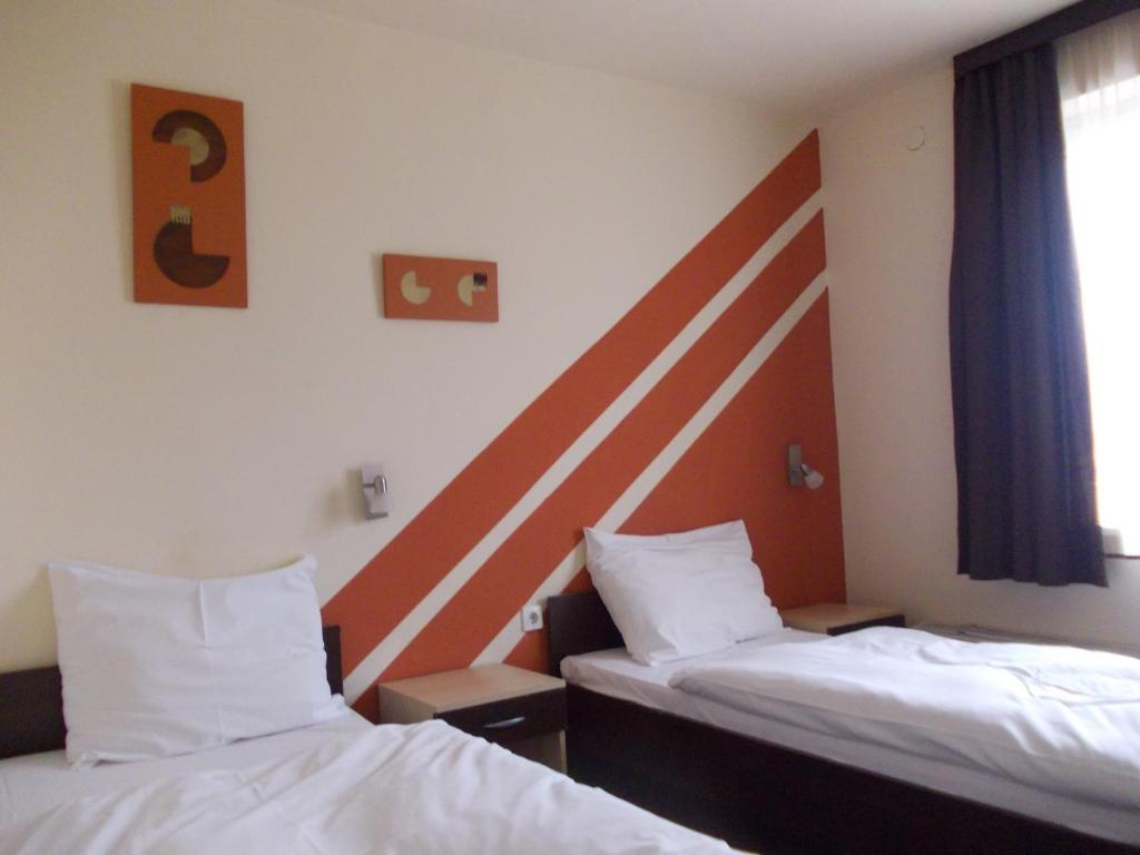 City Hotel Agoston Pécs Eksteriør billede