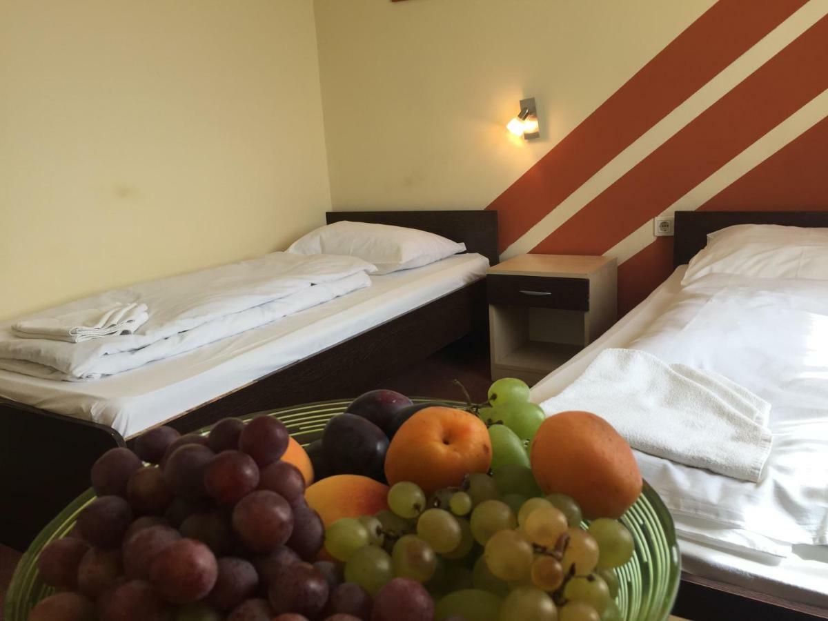 City Hotel Agoston Pécs Eksteriør billede