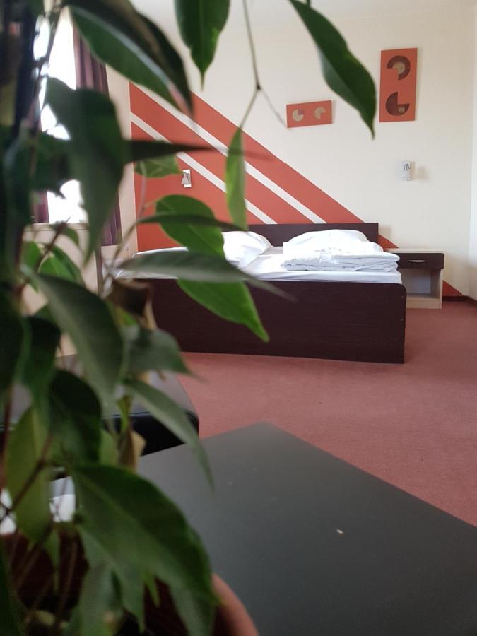 City Hotel Agoston Pécs Eksteriør billede