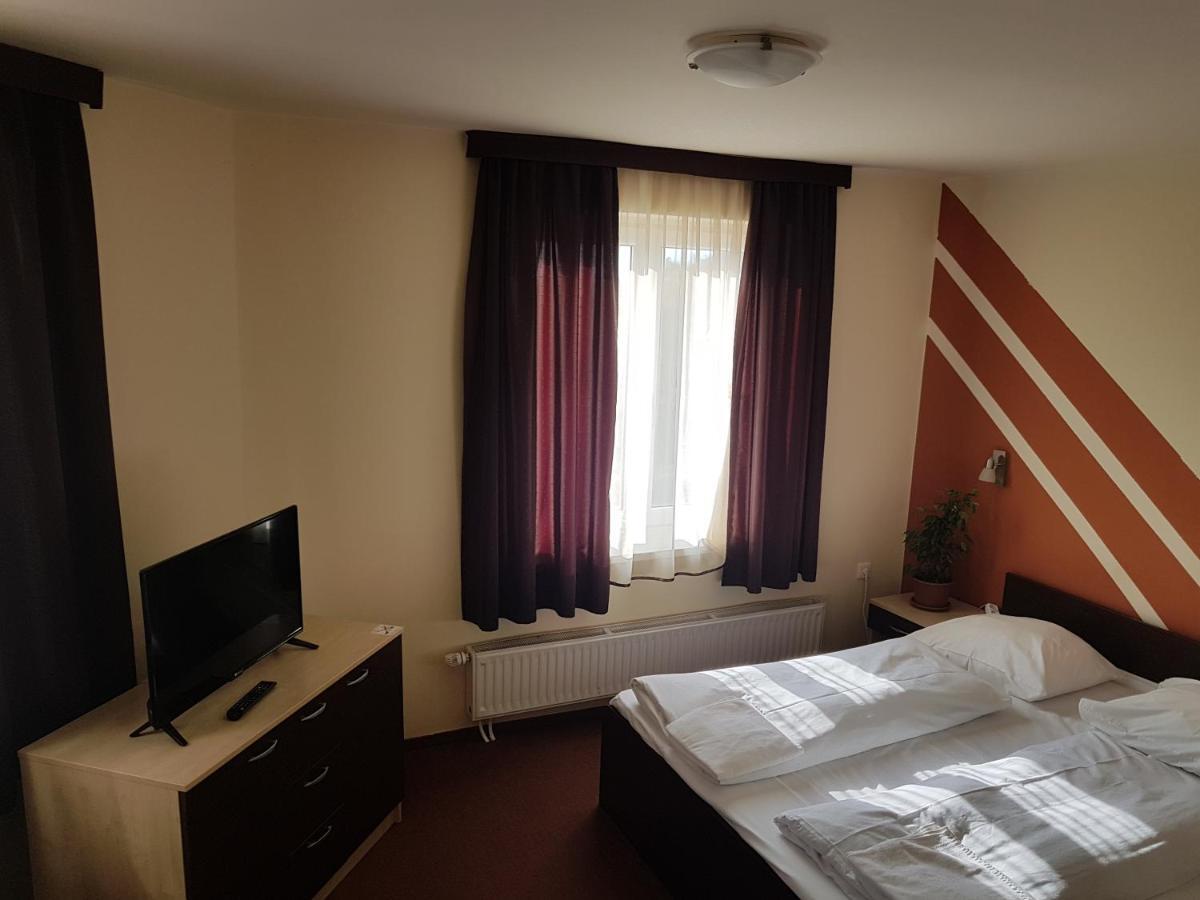 City Hotel Agoston Pécs Eksteriør billede